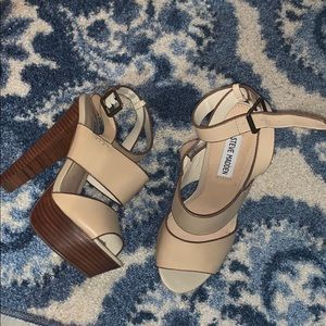 Beige Steve Madden platform sandals never worn